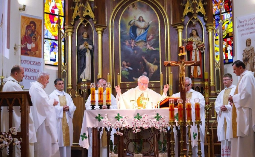 Ksiądz Marek Lejczak z kościoła w Oleśnicy świętował wyjątkowy jubileusz. Tutejszą parafią kieruje już 25 lat (ZDJĘCIA) 
