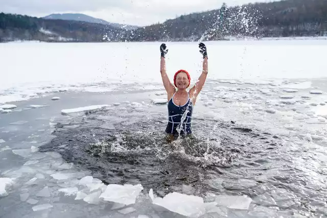 Królowa Lodu, założycielka grupy MORSjANKI i MORSjANIE oraz rekordzistka, Katarzyna Jakubowska z Gdańska, stała się pierwszą kobietą na świecie, która zdobyła rekord Guinnessa w kategorii „najdłuższy kontakt całego ciała z lodem”.