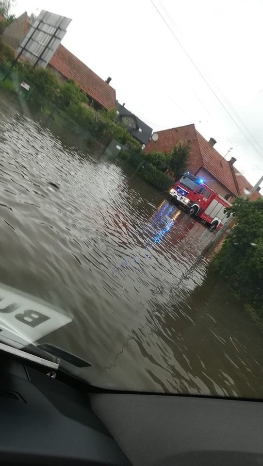 Kazimierza Wielka pod wodą! Miasto walczy z żywiołem! (ZDJĘCIA, WIDEO)