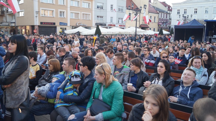 Rybnik oszalał! Dzikie tłumy na koncercie Miuosha i O.S.TR.