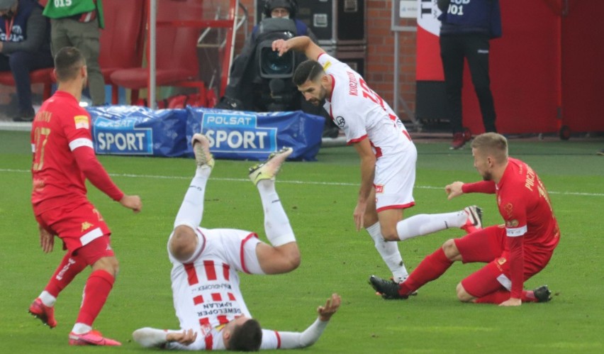 Resovia - Widzew. Tylko zwycięstwo przedłuży nadzieję łodzian 