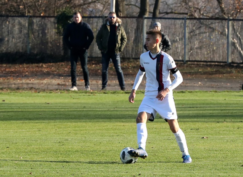 Kamil Kort (6.) podczas meczu z FASE Szczecin.