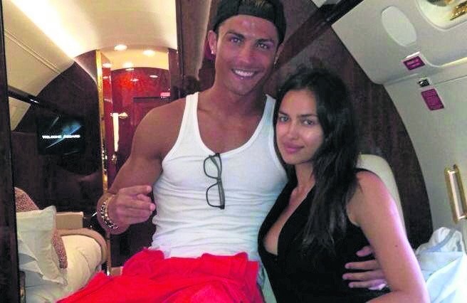 Cristiano Ronaldo (tu ze swoją życiową partnerką Iriną Shayk...