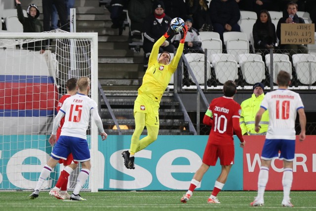Wojciech Szczęsny uchronił Polaków przed utratą bramki z repreznetacją Wysp Owczych, która zajmuje 131. miejsce w rankingu FIFA