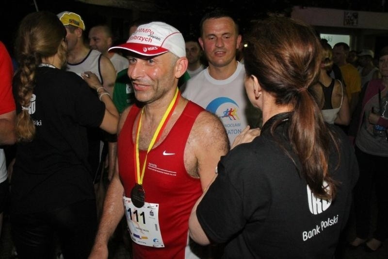 Nocny Wrocław Półmaraton 2013 odwołany! Tłum spontanicznie ruszył ulicami! A Dutkiewicz przeprasza