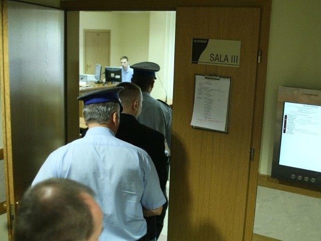 W piątek w Sądzie Rejonowym w Kielcach miał zapaść wyrok w sprawie 34-latka. Nie zapadł, bo sędzia wznowił postępowanie.