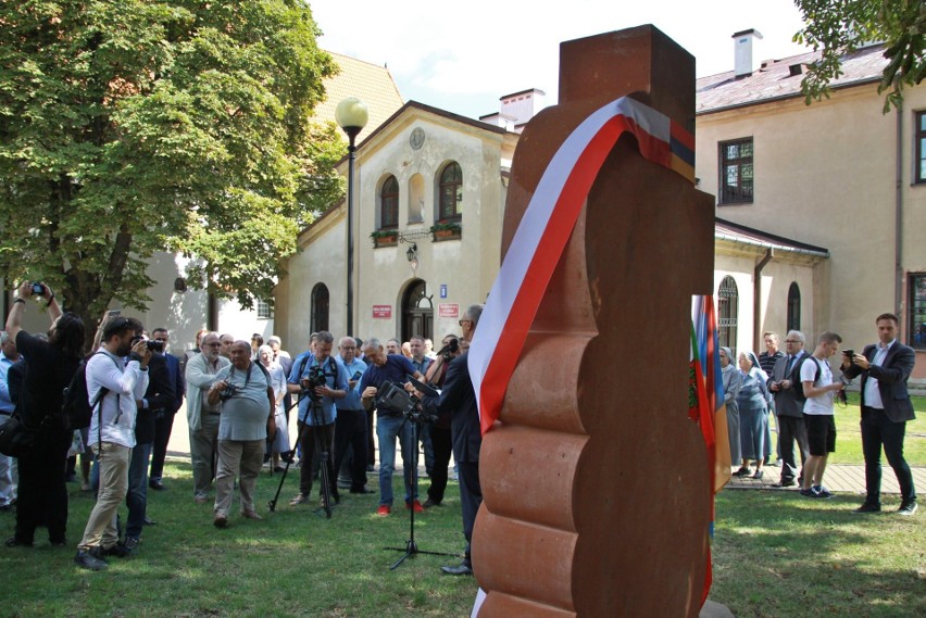 Ormiański dar dla Lublina. Chaczkar stanął na pl. Kochanowskiego (ZDJĘCIA i WIDEO)