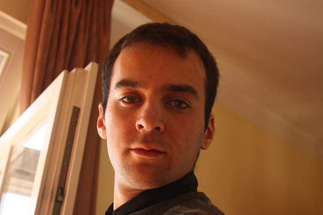 Paweł Goliński ma 24 lata, mieszka w Bochni, studiuje i pracuje w Krakowie