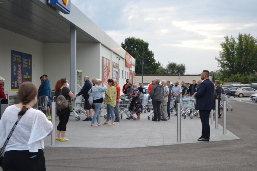 W czwartek 22 lipca otwarto nowy sklep Lidl w Dąbrowie...