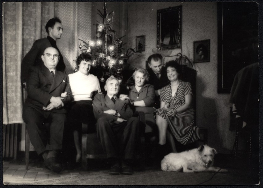 Boże Narodzenie 1958 r. Stanisław Taczak wśród rodziny...