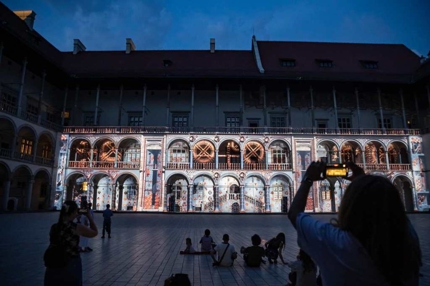Niezwykły pokaz na Wawelu! Trwa festiwal otwarcia nowego Skarbca Koronnego