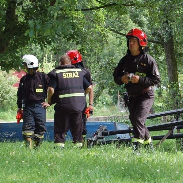 Akcja wylawiania topielca z rzeki Elk