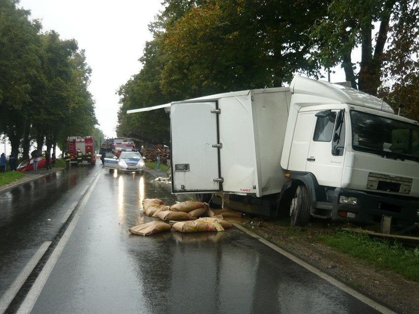 25 - latek wyprzedzał śmieciarkę i peugeota. Przeczytaj, jak to się skończyło (zdjęcia)