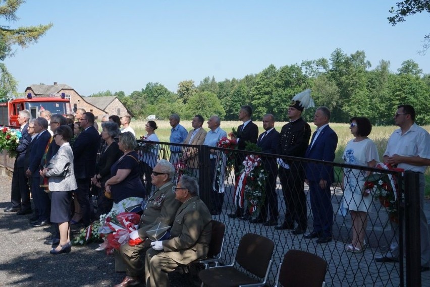 Brzeszcze. Uczcili pamięć więźniarek z karnej kompanii kobiet w niemieckim obozie Auschwitz-Birkenau [ZDJĘCIA]