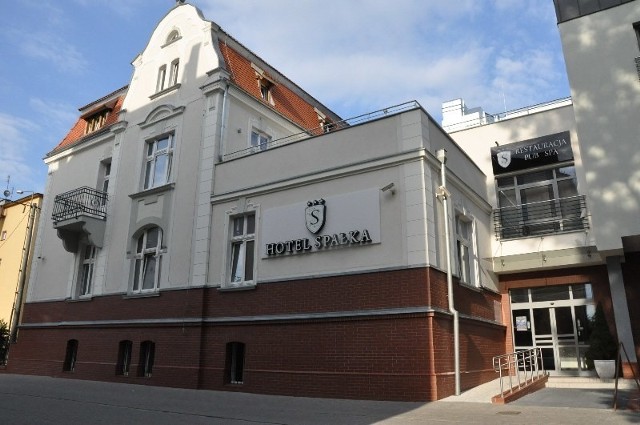 Otwarty został Hotel Spałka przy ul. Waryńskiego, największy hotel w Kluczborku.