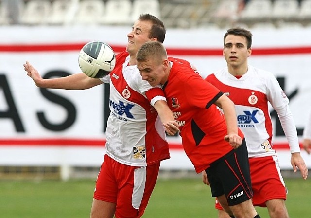 Liderujący w tabeli IV ligi ŁKS na własnym stadionie zmierzy się dziś z zajmująca 16. miejsce Mazovią.