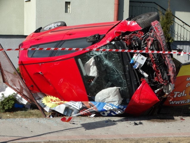 Śmiertelny wypadek w Przasnyszu. Po zderzeniu dwóch samochodów nie żyje mieszkaniec powiatu mławskiego