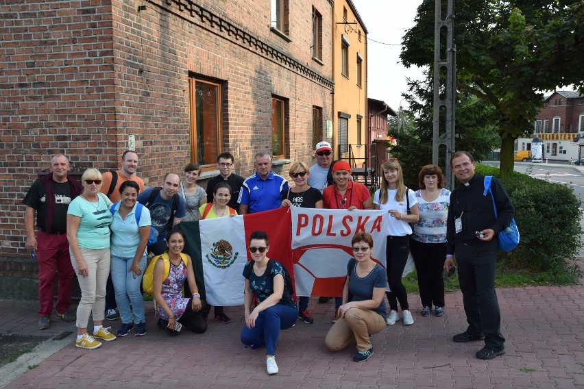 Pielgrzymi z Meksyku w kopalni Guido