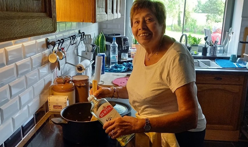 Stella jest świetną kucharką. Makaron, także płaty do...