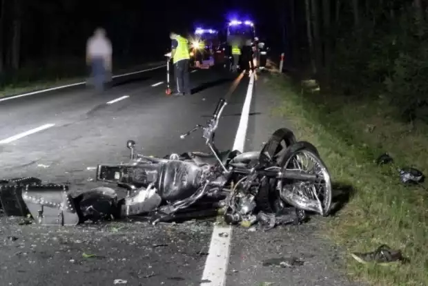 Tragiczny wypadek motocyklistów i porsche w Miasteczku Śląskim. Ofiar wśród motocyklistów jest w te wakacje rekordowo dużo