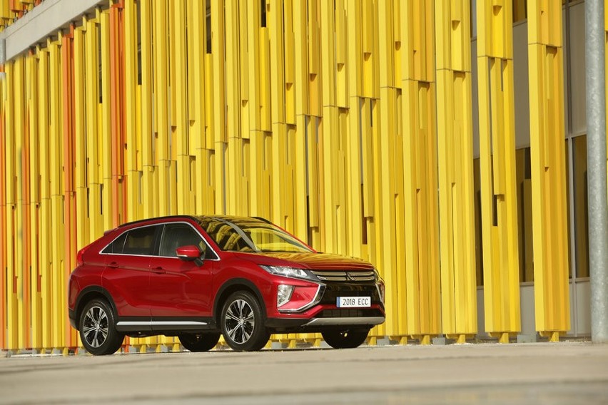 Mitsubishi Eclipse Cross...