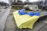 Gdańsk solidarny z Ukrainą. Murale i niebiesko-żółte flagi pojawiły się na ulicach miasta