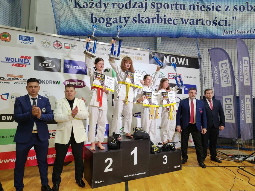 Jowita Mazurek na najwyższym podium turnieju karate w...