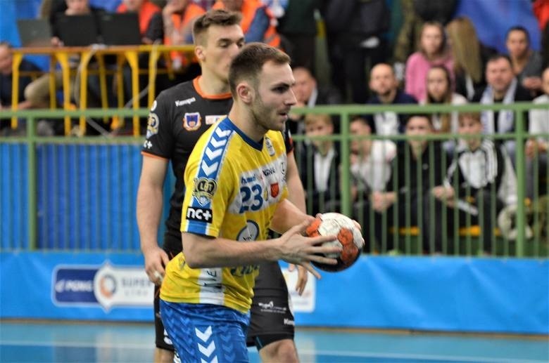 PGNiG Superliga. Pękła setka. Piłkarze ręczni PGE VIVE Kielce wygrali w Mielcu ze Stalą [ZDJĘCIA, KIBICE]