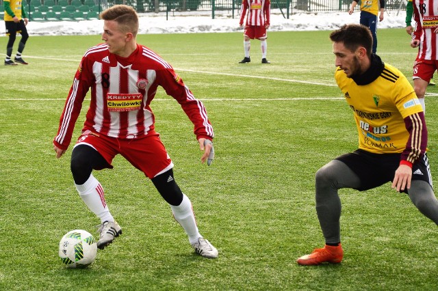 Jakub Ptak (z lewej) i jego koledzy z Soły Oświęcim, wciąż czekają na wiosenną inaugurację w III lidze