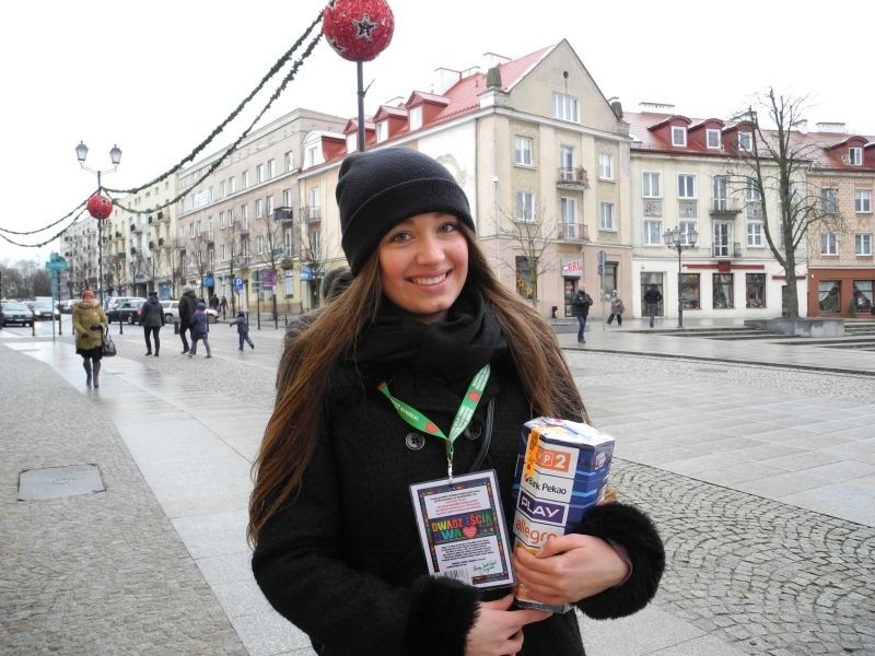 WOŚP Białystok. Wolontariusze zbierają pieniądze (zdjęcia, wideo)
