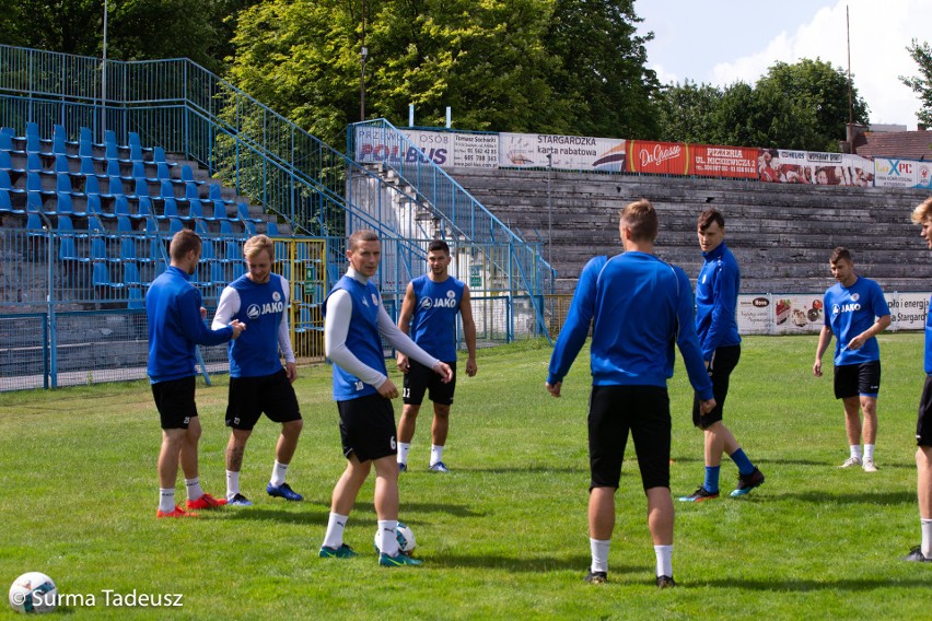 Trening Błękitnych na stadionie przy ulicy Ceglanej w...