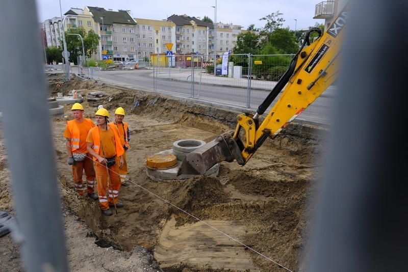 Prace przy budowie nowej linii tramwajowej na osiedle JAR...