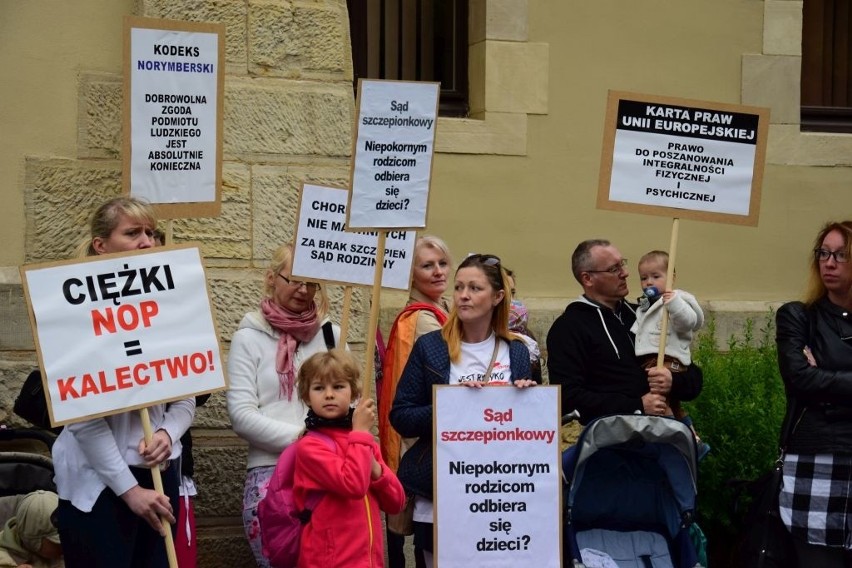 Pani Iwona spod Gniewkowa nie zaszczepiła swojej córeczki....