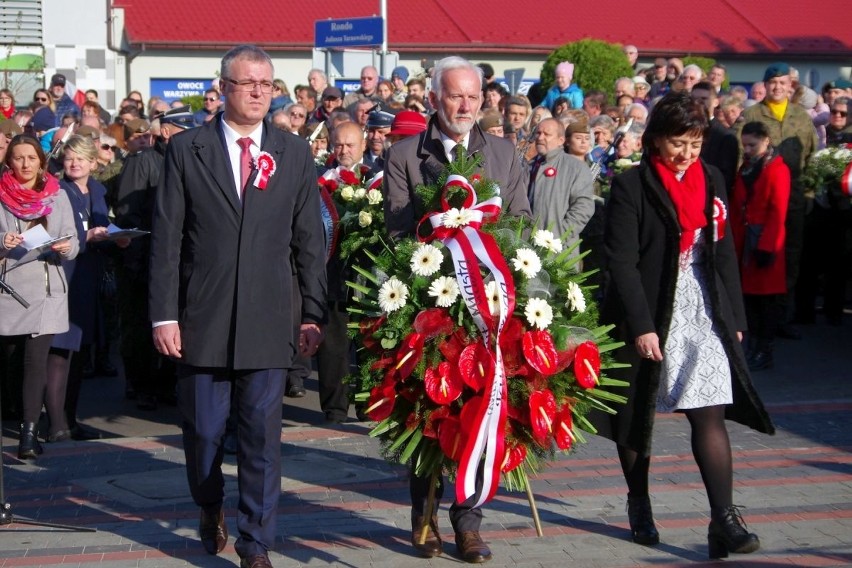 Święto Niepodległości w Tarnobrzegu. Odsłonięto pomnik Józefa Piłsudskiego [ZDJĘCIA]