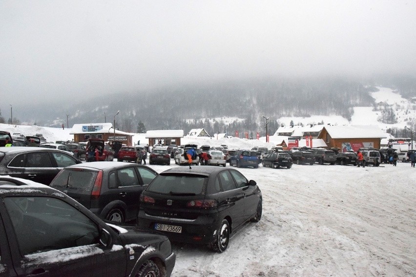 Parking Szczyrk Mountain Resort w Czyrnej. Tu zmieści się...