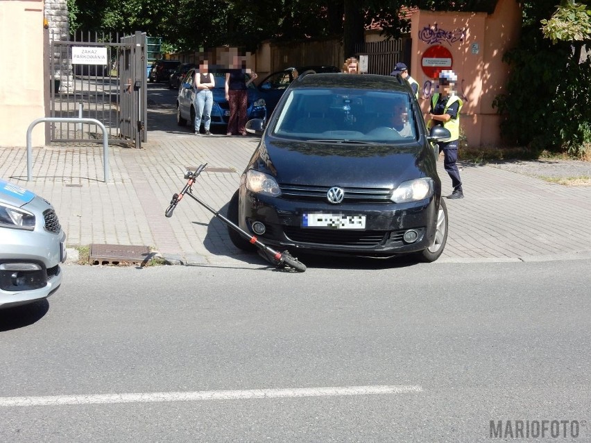 Zderzenie samochodu osobowego z hulajnogą elektryczną.