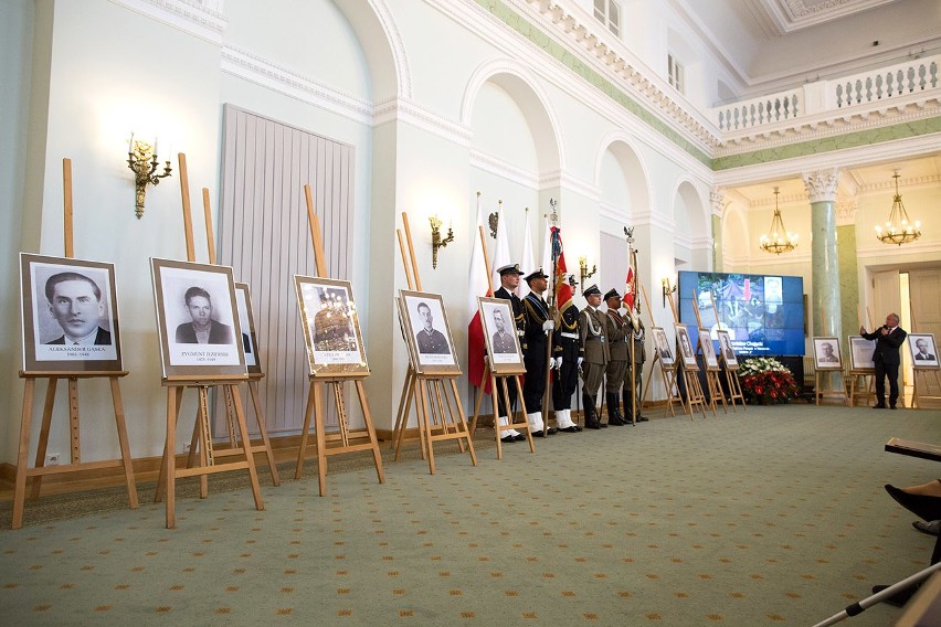 W Pałacu Prezydenckim odbyła się uroczystość wręczenia not...