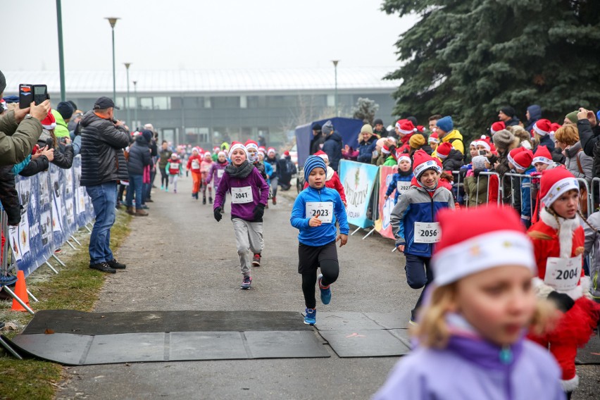 Dzieci pobiegły w Biegu Mikołajów 2017 w Krakowie