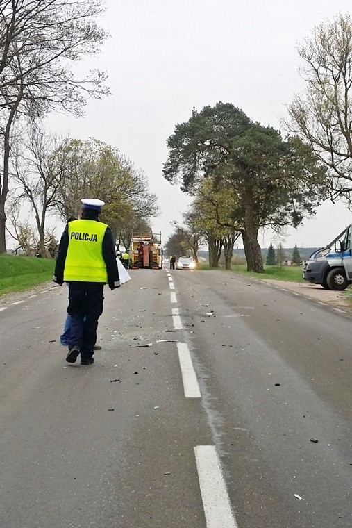 Podgórze. Wypadek na DK 63: Zderzenie cieżarówki z osobówką. Droga zablokowana