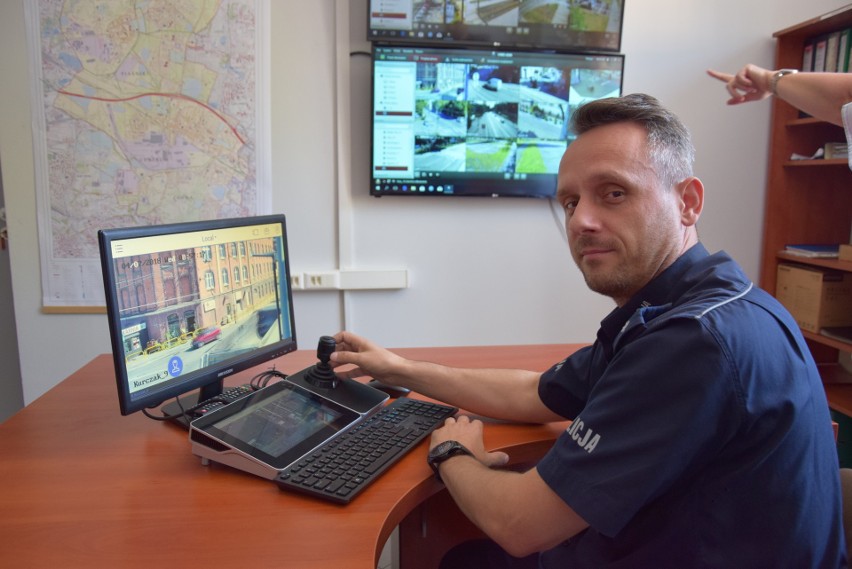 Stanowisko monitoringu w Komendzie Miejskiej Policji w...