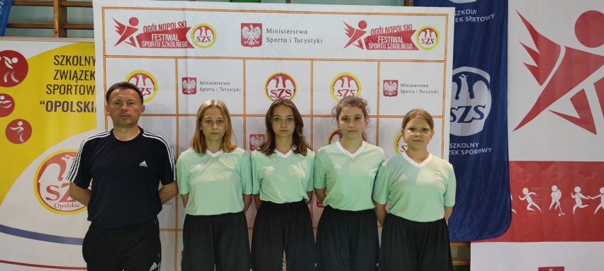 Szkoła Podstawowa w Siemiechowie. Dziewczęta dziewiąte w mistrzostwach Polski w koszykówce 3x3! [ZDJĘCIA]