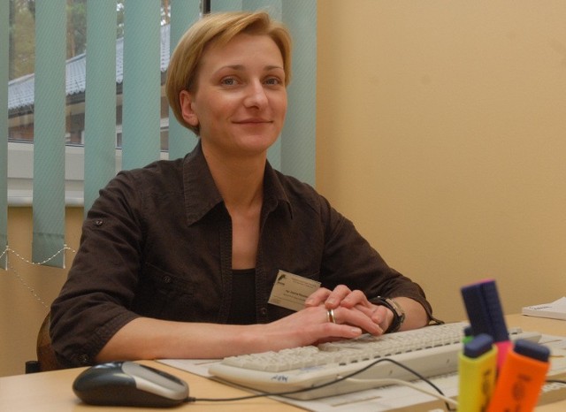 Joanna Niewiemska twierdzi, że kursów dzięki którym pracownicy socjalni mogliby się dokształcać, jest wciąż za mało