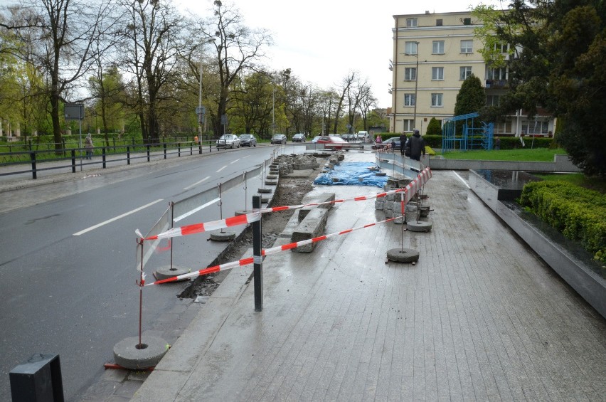 Wrocław: Podwale będzie teraz szersze. Pojawi się dodatkowy pas ruchu (ZDJĘCIA, MAPY)