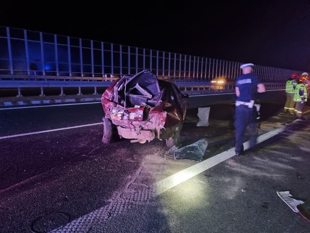 Volkswagen najechał na tył mazdy na autostradzie A4 między węzłami Bochnia i Targowisko, 15.08.2021