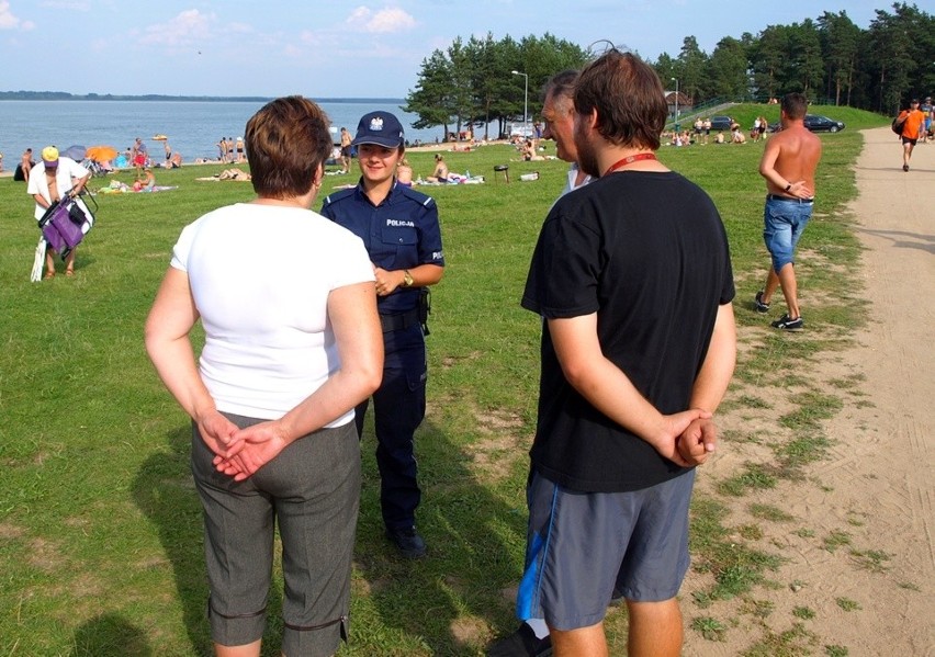 Akcja "Bezpieczna woda". 90 policjantów kontrolowało plaże (zdjęcia)