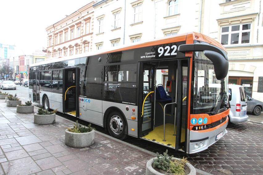 Nowy autosan już wozi pasażerów MPK Rzeszów. W bazie jest już pierwszy z 10 nowych autobusów [FOTO]