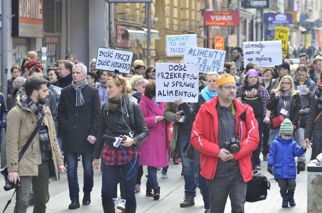 Manifa 2015 w Poznaniu przeciwko "cwaniakom alimentacyjnym"