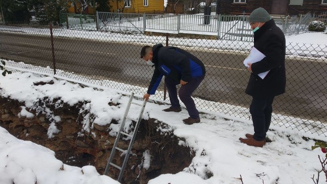 Prace przy budowie gazociągu w miejscowości Orla (pow. bielski) zostały wstrzymane. Robotnicy odkopali fundamenty dworu Radziwiłlów