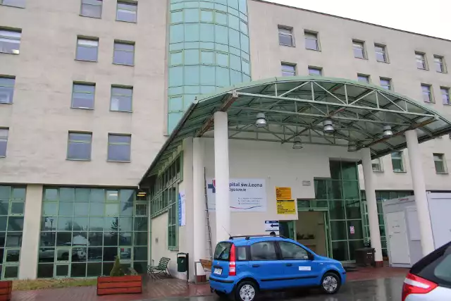 W Szpitalu świętego Leona w Opatowie trwają intensywne prace remontowe. Na parterze powstaje nowoczesny oddział rehabilitacji, będzie nowoczesna wentylacja a w przyszłości Klinika Budzik i centrum dializ.
