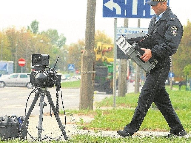 Fotoradar straży miejskiej zniknie z ulic Torunia do końca czerwca 2015 r. Do tej pory ma zarobić jeszcze pół miliona zł